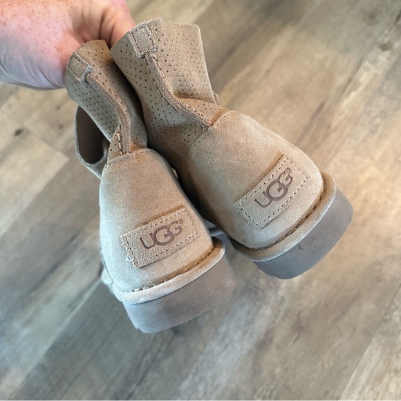 Ugg Classic Unlined Mini Perf Boots - Picture 7 of 11